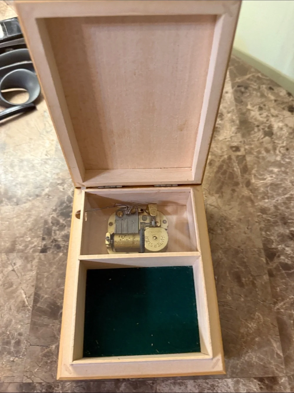 Vintage Deichert Hummel Music Box 